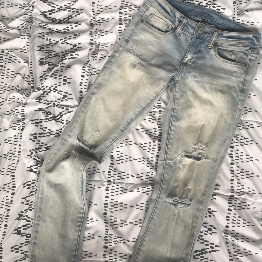 AE light wash distressed jeans - Picture 3 of 8